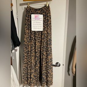 CHICWISH women’s Leopard long maxi skirt NWT STYLISH but comfy. Double layered